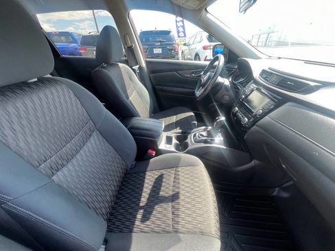 Used 2018 Nissan Rogue SV AWD/4WD image 7