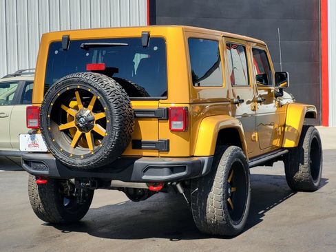 Used 2014 Jeep Wrangler Unlimited Rubicon AWD/4WD image 9