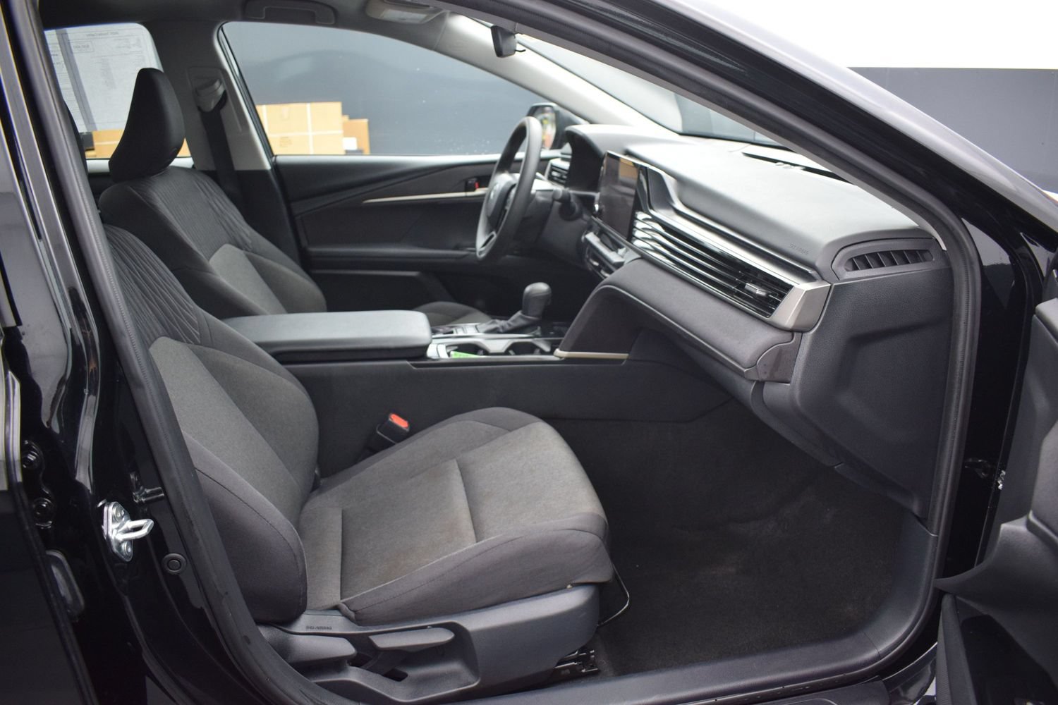 Used 2025 Toyota Camry LE FWD image 10