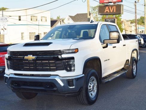 Used 2024 Chevrolet Silverado 2500 W/T w/ WT Convenience Package AWD/4WD image 2