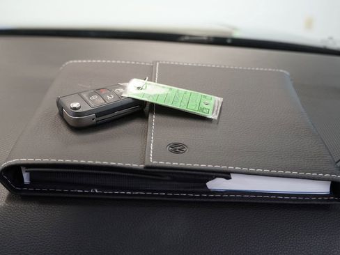 Used 2023 Volkswagen Tiguan S image 39