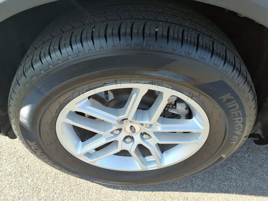 Used 2026 Ford Explorer Active AWD/4WD image 4