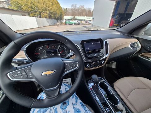 Used 2023 Chevrolet Equinox Premier image 12