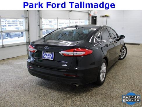 Used 2019 Ford Fusion SE image 6