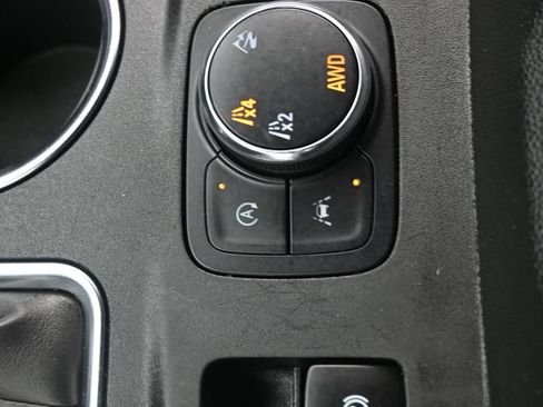 Used 2023 Chevrolet Traverse LT w/ LPO, Floor Liner Package AWD/4WD image 31