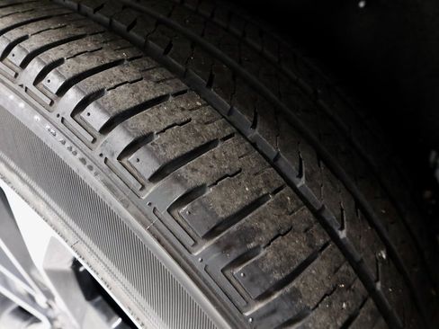 Used 2022 Jeep Grand Cherokee Overland w/ Luxury Tech Group IV image 21