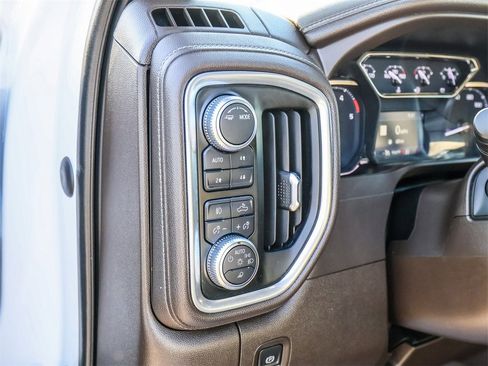 Used 2021 GMC Sierra 2500 SLT w/ SLT Preferred Package image 30