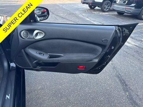 Used 2014 Nissan 370Z Touring RWD image 19
