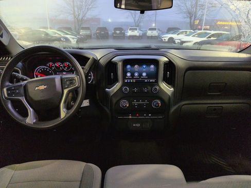 Used 2020 Chevrolet Silverado 1500 LT image 12