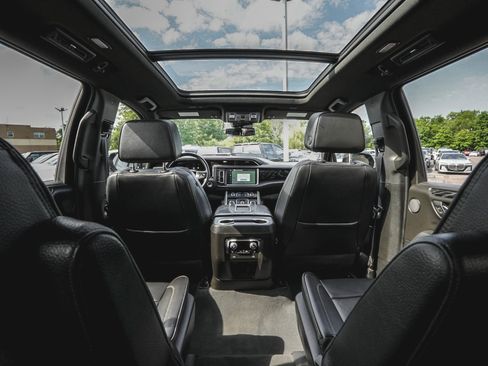 Used 2023 GMC Yukon XL Denali AWD/4WD image 43