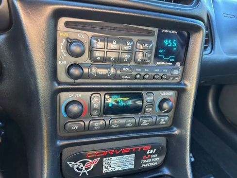 Used 2002 Chevrolet Corvette Convertible w/ Preferred Equipment Group2 image 24