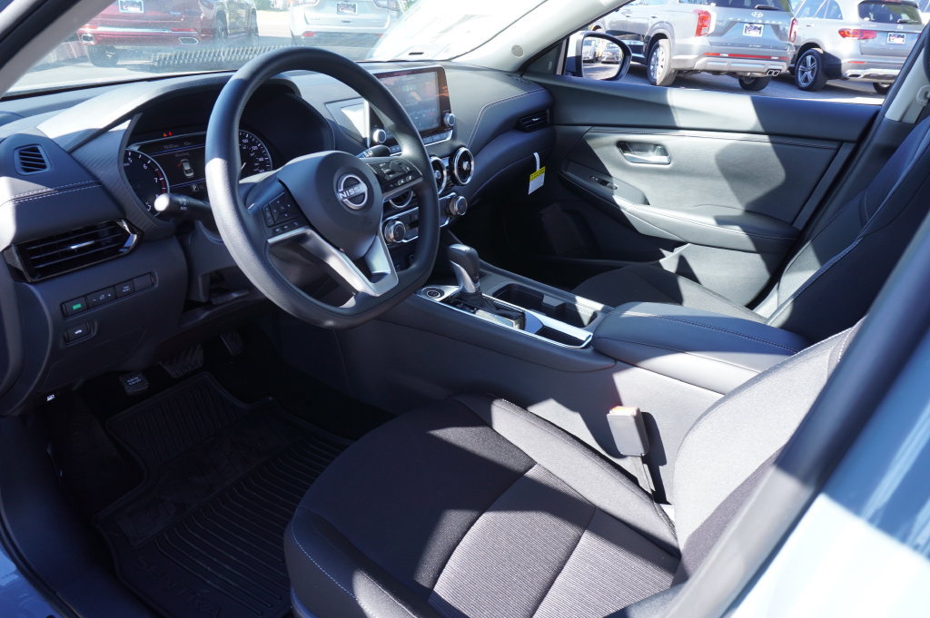Certified 2025 Nissan Sentra SV FWD image 16
