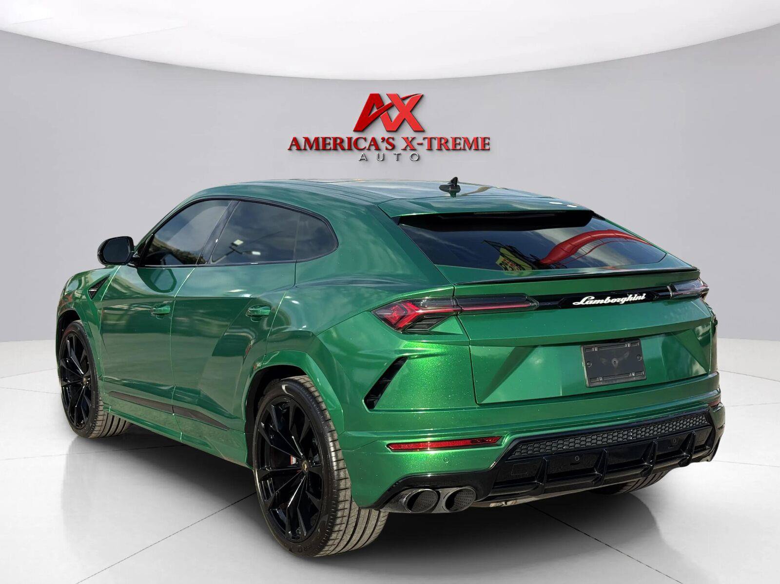 Used 2021 Lamborghini Urus AWD/4WD image 4