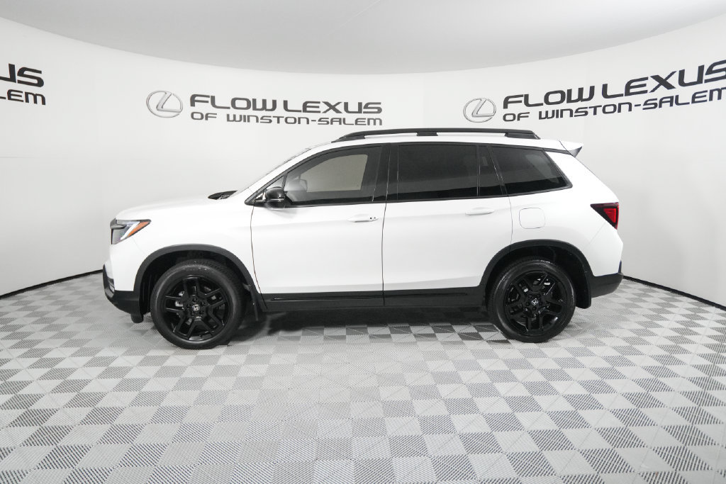 Used 2025 Honda Passport Black Edition image 4