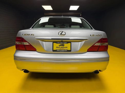 Used 2004 Lexus LS 430 RWD image 5
