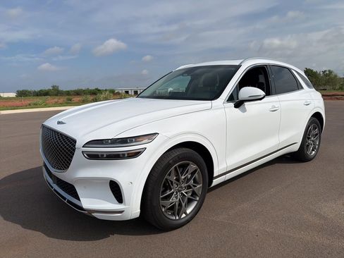 Used 2023 Genesis GV70 2.5T w/ Advanced Package AWD/4WD image 1