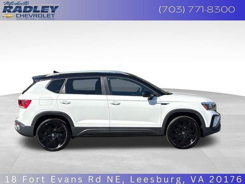 Used 2024 Volkswagen Taos SE AWD/4WD image 19