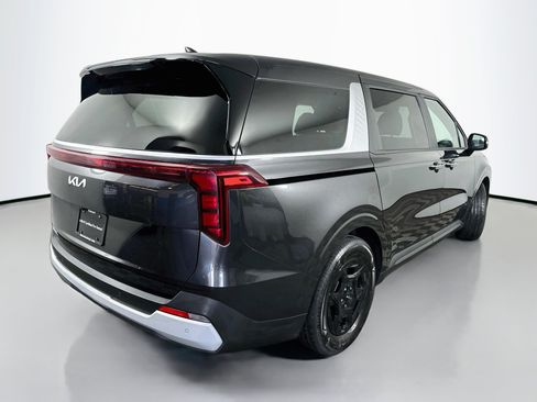 Certified 2026 Kia Carnival FWD image 7
