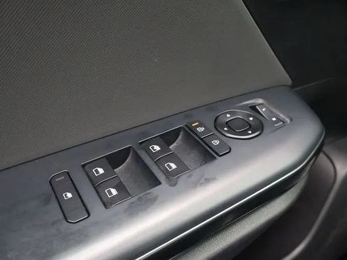 Used 2025 Kia K4 FWD image 20