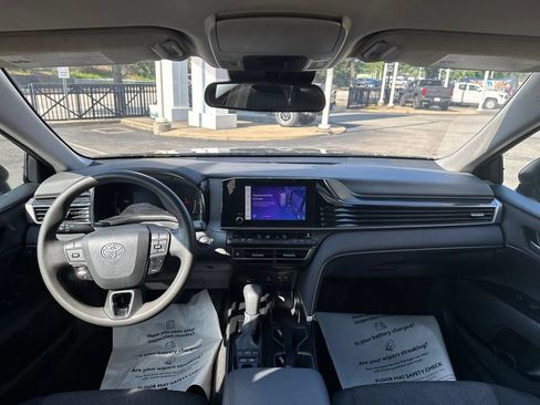 Used 2025 Toyota Camry LE FWD image 18