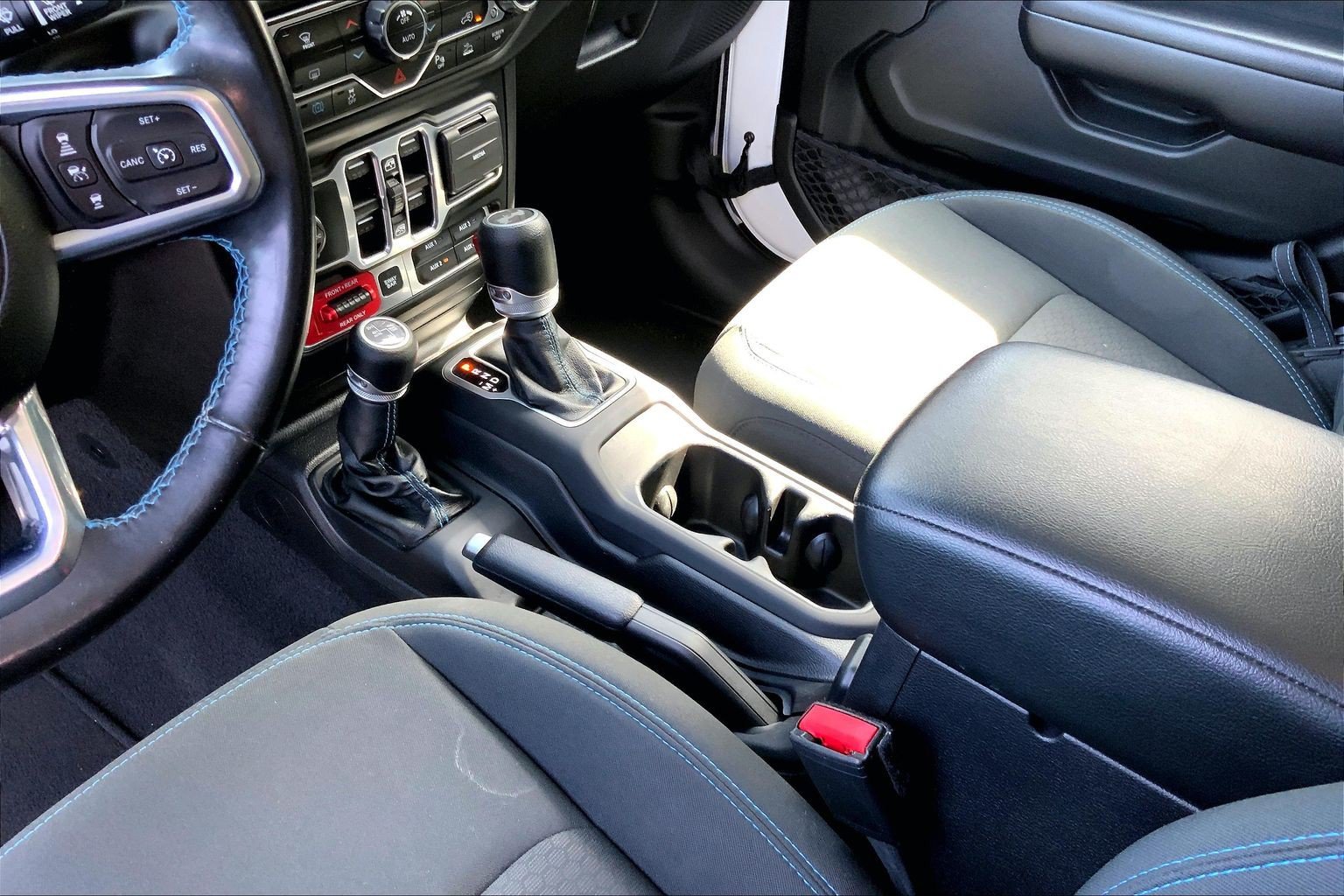 Used 2021 Jeep Wrangler Unlimited Rubicon 4xe w/ Safety Group AWD/4WD image 19