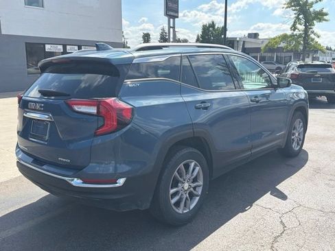 Used 2024 GMC Terrain SLT AWD/4WD image 7