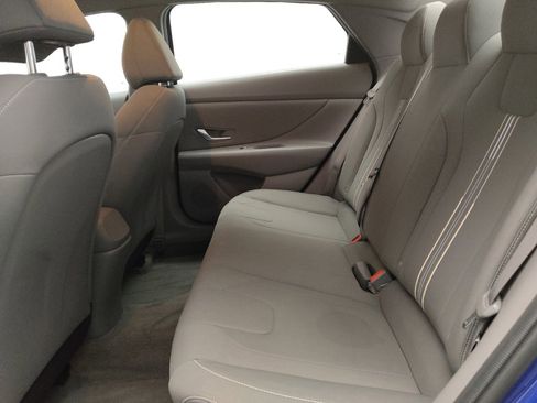 Used 2023 Hyundai Elantra SEL w/ Convenience Package image 18