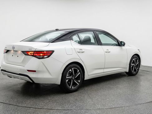 Used 2025 Nissan Sentra SV FWD image 9