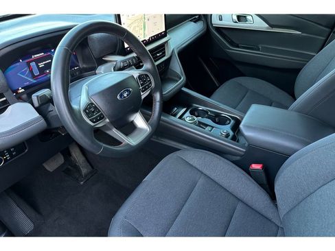 Used 2025 Ford Explorer Active image 10
