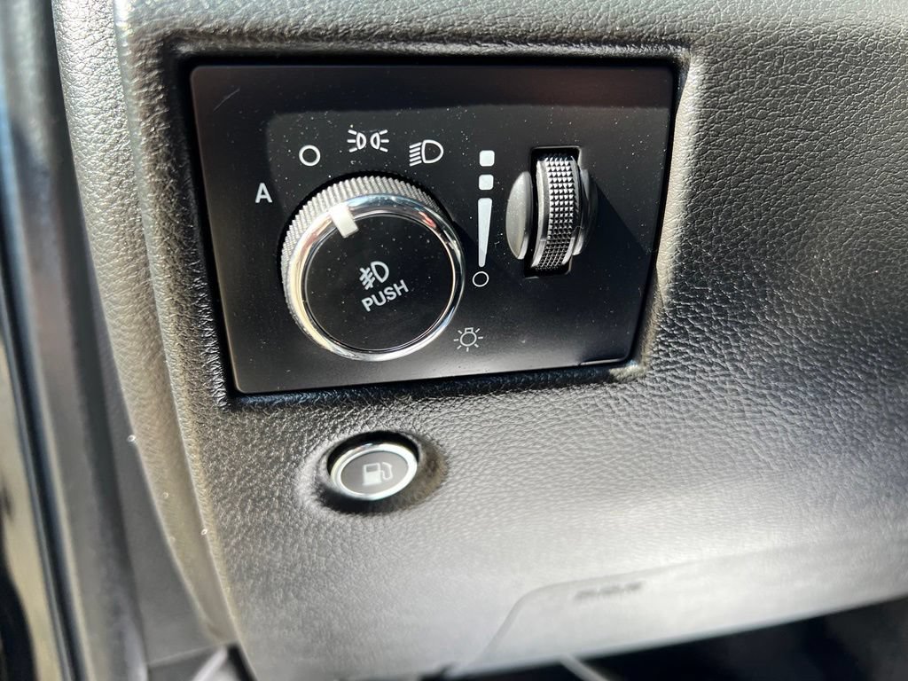 Used 2022 Jeep Grand Cherokee Laredo X AWD/4WD image 26