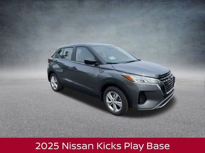 New 2025 Nissan Kicks Play S
