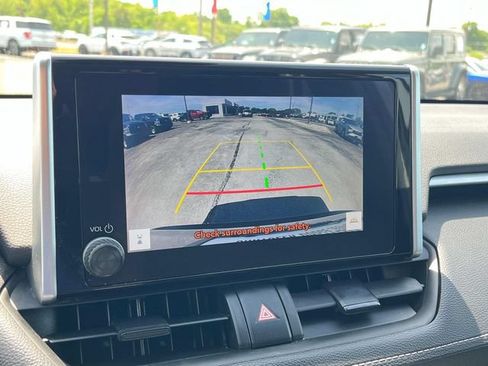 Used 2023 Toyota RAV4 XLE FWD image 33