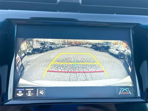 Used 2018 Toyota Camry XLE image 23