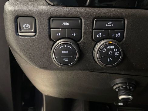 Used 2022 Chevrolet Silverado 1500 RST AWD/4WD image 33