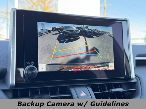 Used 2025 Toyota RAV4 SE image 9