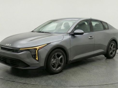 Used 2025 Kia K4 FWD image 3