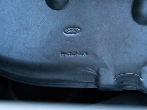 Used 2005 Ford GT RWD image 58