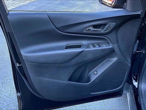 Used 2024 Chevrolet Equinox LT image 18