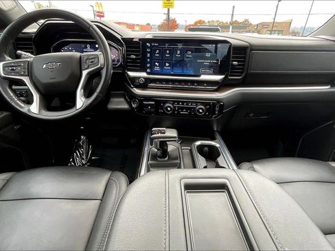 Used 2022 Chevrolet Silverado 1500 LT Trail Boss w/ LT Trail Boss Premium Package image 14