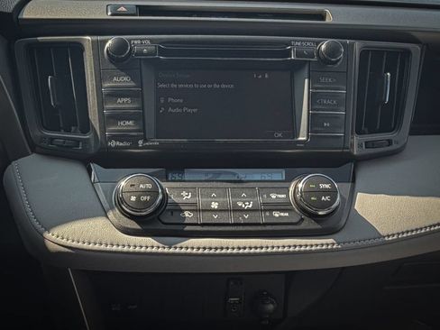 Used 2015 Toyota RAV4 XLE FWD image 12