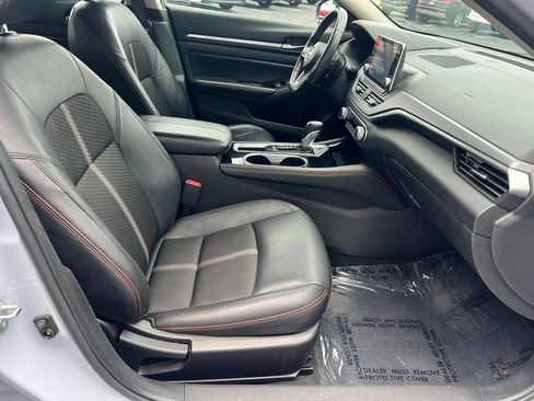 Used 2024 Nissan Altima 2.5 SR FWD image 26