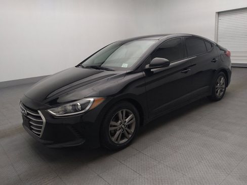 Used 2017 Hyundai Elantra SE image 2