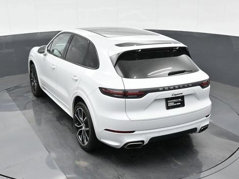 Certified 2023 Porsche Cayenne AWD/4WD image 28