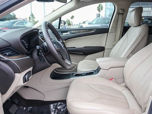 Used 2017 Lincoln MKC Reserve image 19