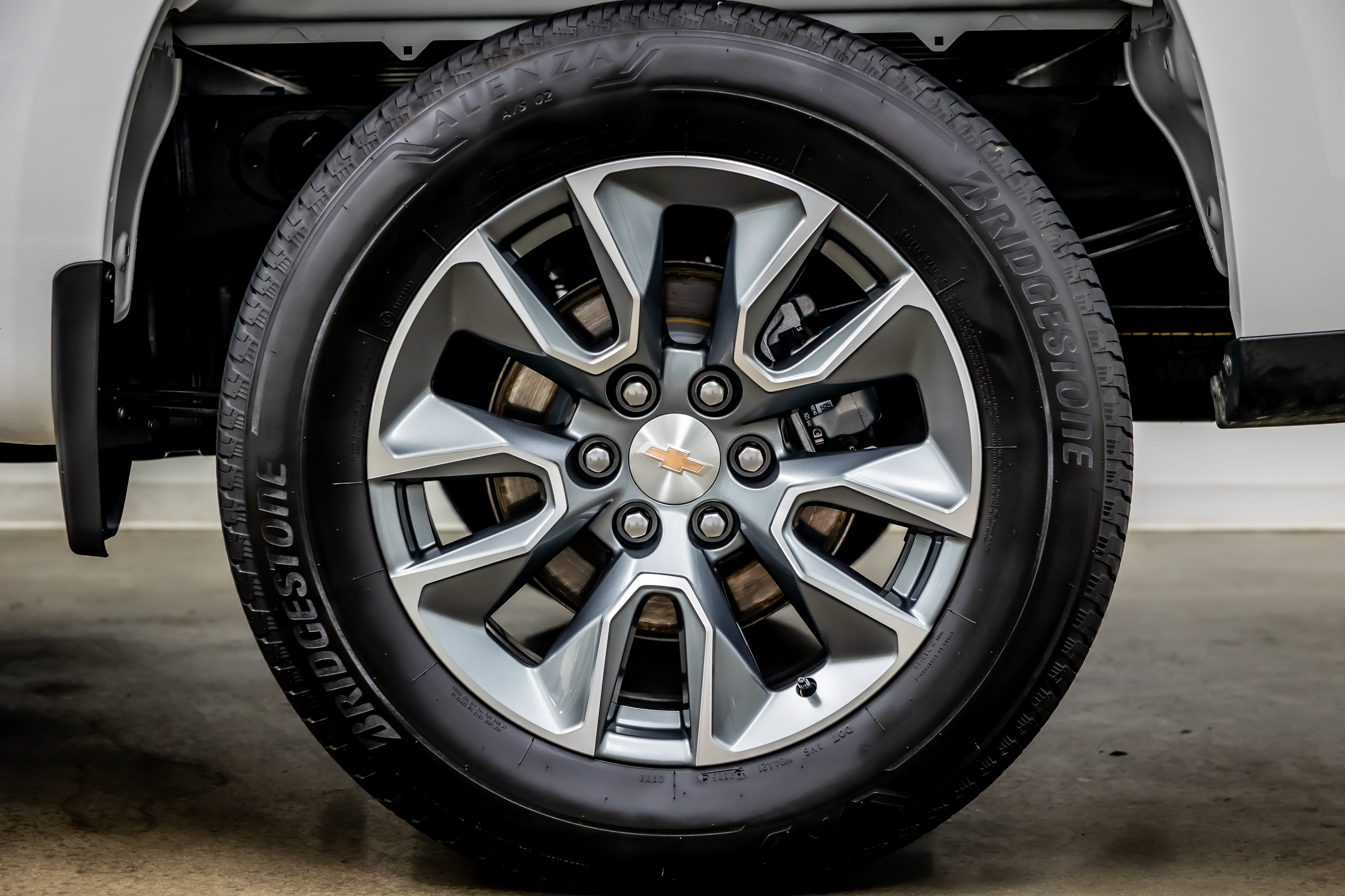 Used 2025 Chevrolet Silverado 1500 LT AWD/4WD image 38