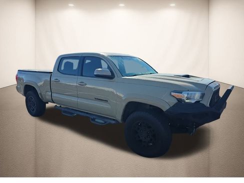 Used 2016 Toyota Tacoma TRD Sport w/ Premium & Technology Package image 2