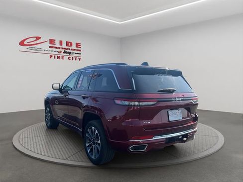 Used 2023 Jeep Grand Cherokee Overland w/ Luxury Tech Group IV AWD/4WD image 7