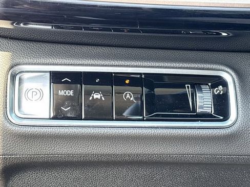 Used 2025 Buick Envision Sport Touring image 21