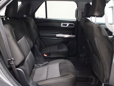 Used 2023 Ford Explorer XLT image 25