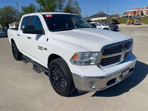 Used 2017 RAM 1500 Big Horn AWD/4WD image 4